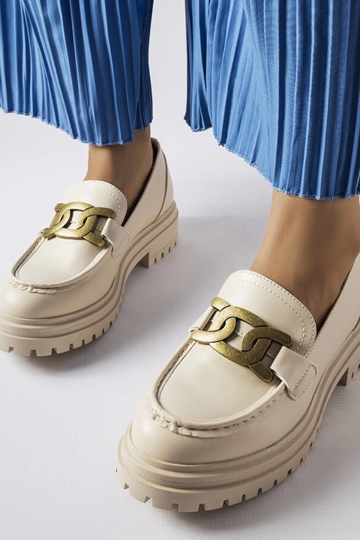 Beigefarbene Loafer mit... Beigefarbene Loafer mit...