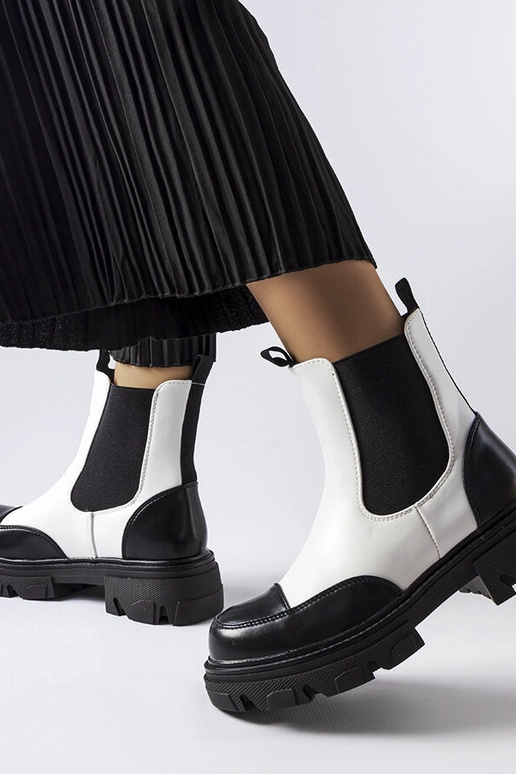 Albany – Schlupfstiefel in Schwarz...