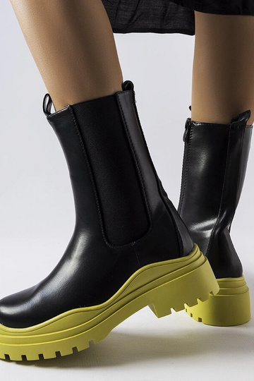 Schwarze Stiefeletten mit bunter Delebio-Sohle 2