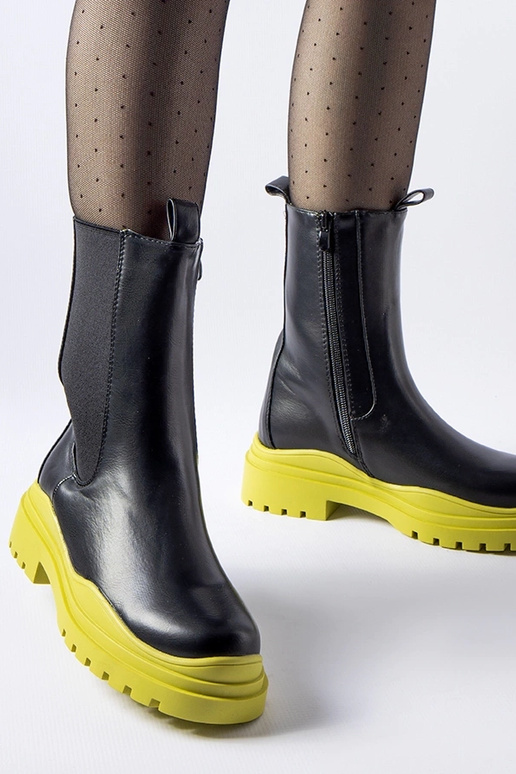 Schwarze Stiefeletten mit bunter...