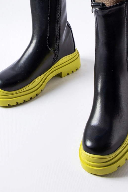 Schwarze Stiefeletten mit bunter...