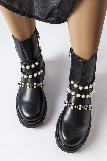 Schwarze Stiefeletten... 2