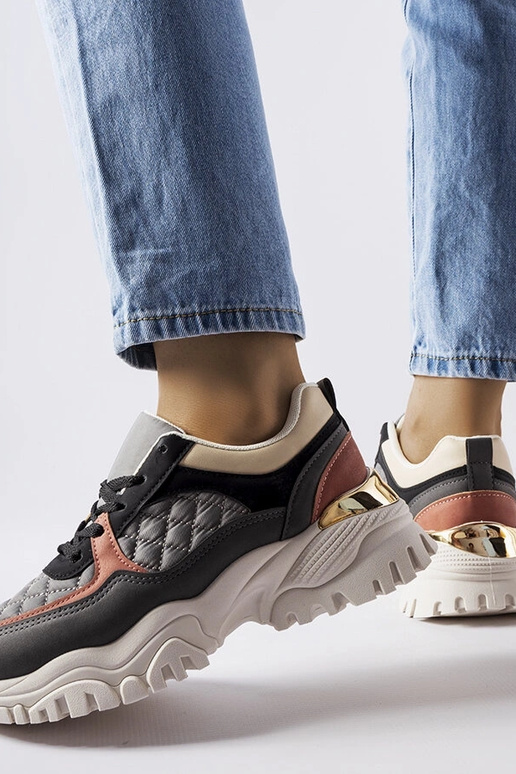 Graue Sneakers mit bunten Einsätzen...