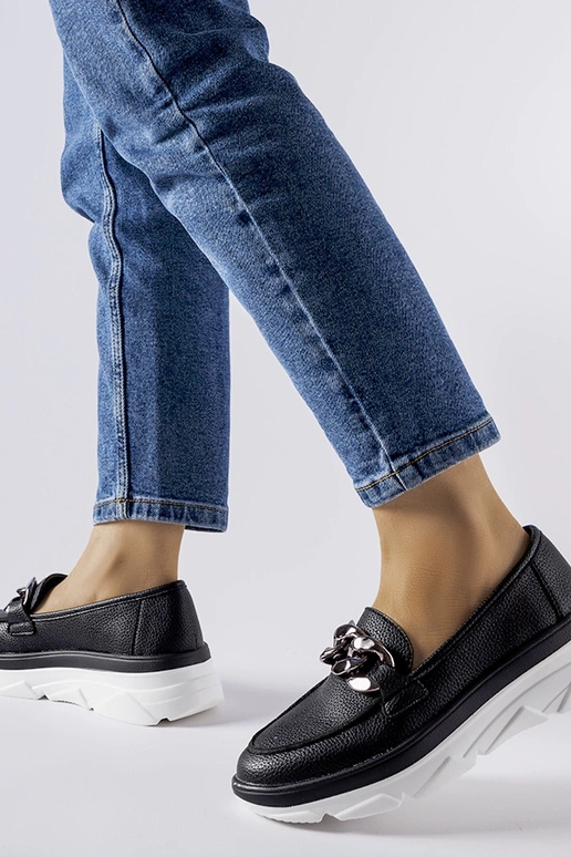 Schwarze Mokassins mit Kette, „Vinceza"