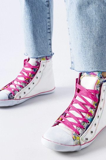 Weiße Stiefeletten mit Blumenmuster von Marphisa