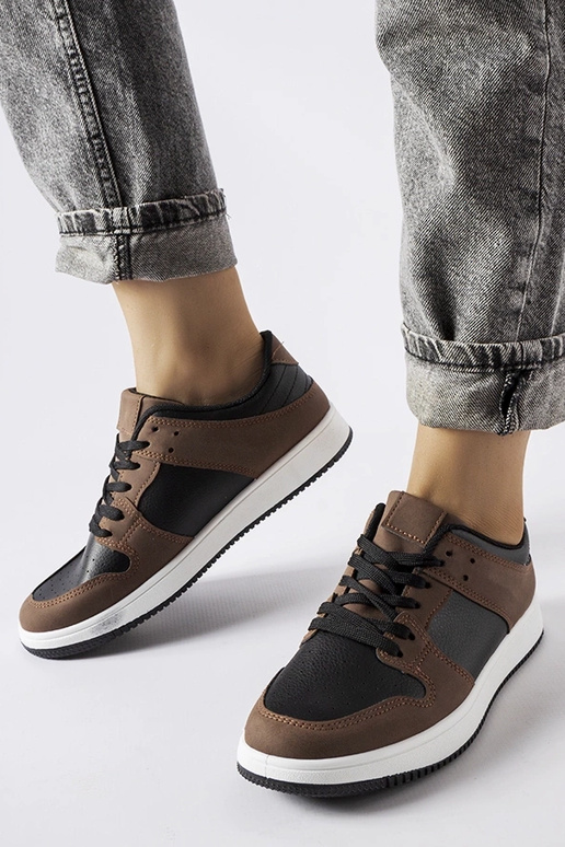 Braune und schwarze Sneaker Jacqueline Braune und schwarze Sneaker Jacqueline