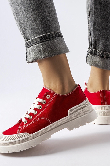 Sneaker „Nassar“ aus rotem Stoff