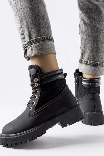 Schwarze isolierte Stiefel... 2
