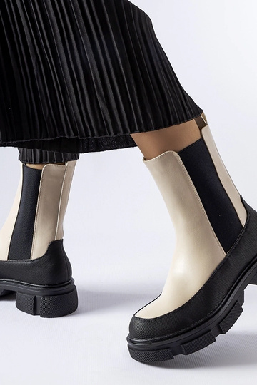 Beige und schwarze Schlupfstiefeletten Faisal 2