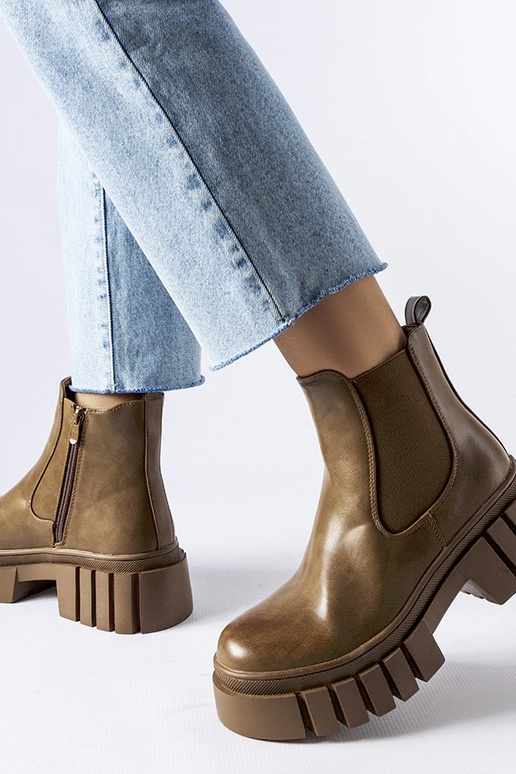 Braune Plateaustiefeletten von Giusy