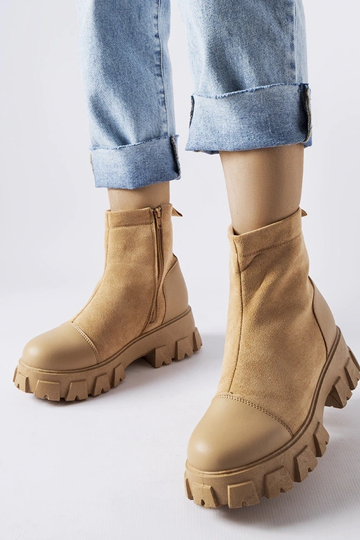 Beige Kunstwildleder-Arbeitsschuhe... Beige Kunstwildleder-Arbeitsschuhe...