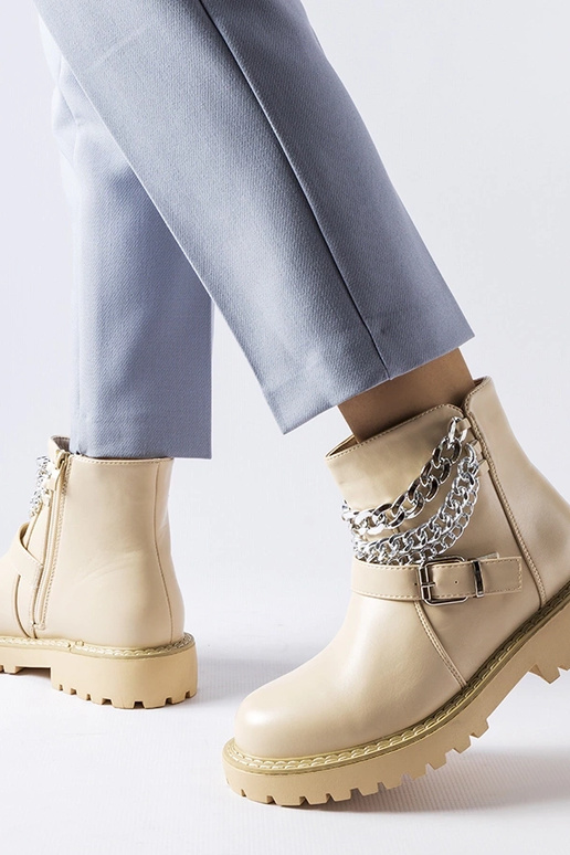 Beige Stiefeletten mit Zierketten... Beige Stiefeletten mit Zierketten...