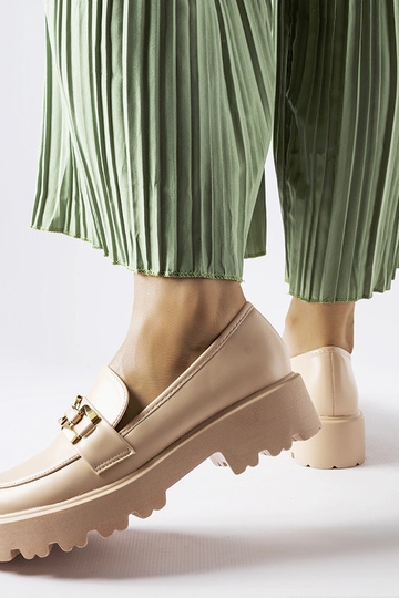 Beige Damen-Loafer mit Piazzo-Schnalle verziert 2