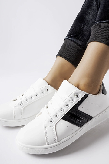 Weiße Sneakers mit schwarzen Einsätzen Rizzo 2