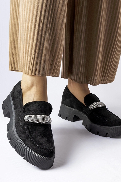 Schwarze Mokassins mit massiver Sohle... Schwarze Mokassins mit massiver Sohle...