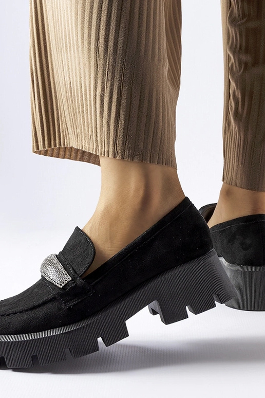 Schwarze Mokassins mit massiver Sohle... Schwarze Mokassins mit massiver Sohle...