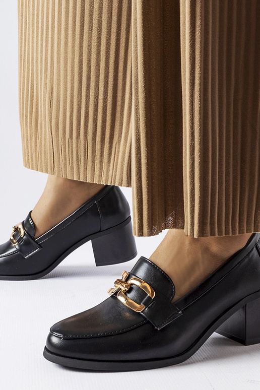 Schwarze klassische Loafer mit... Schwarze klassische Loafer mit...