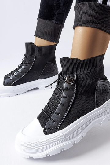 Schwarze Sneakers „Fredo“ mit hohem Schaft und Socken 2
