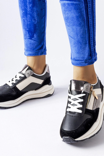 Schwarze und weiße Sneaker von Cecchi