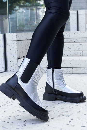 Schwarze Winterstiefeletten...