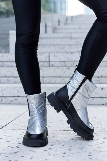 Schwarze Winterstiefeletten... 2