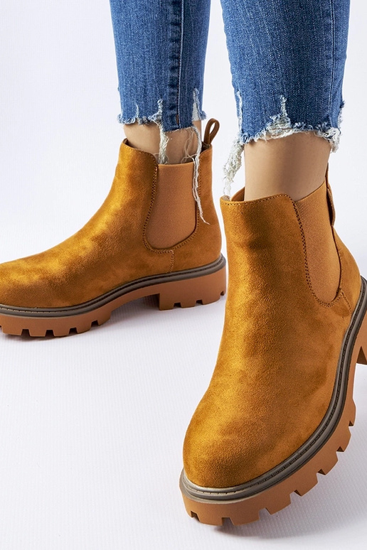 Braune isolierte Stiefeletten Big... Braune isolierte Stiefeletten Big...