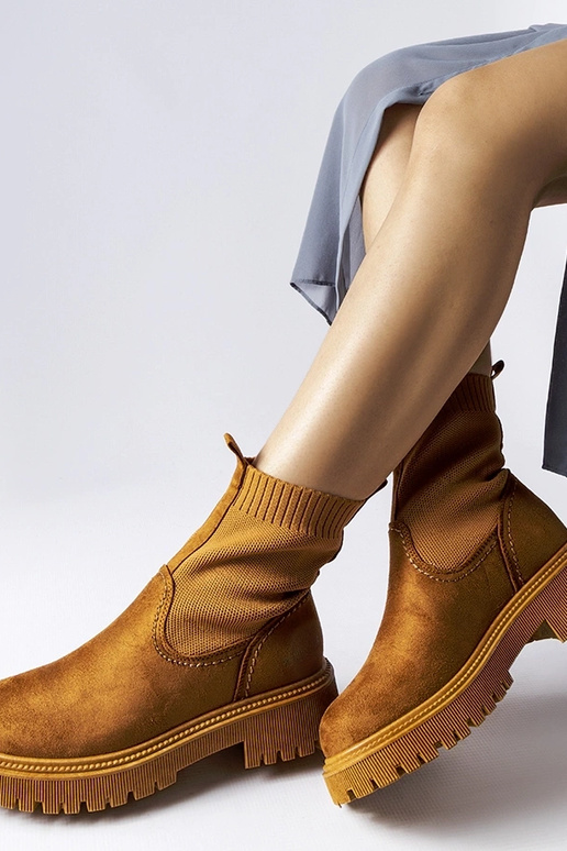 Braune Kunstwildleder-Stiefel Big... Braune Kunstwildleder-Stiefel Big...