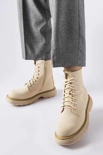 Beige klassische...