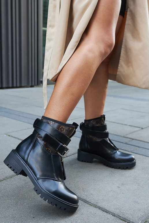 Schwarze Stiefeletten mit dekorativem...