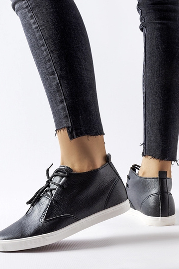 Schwarze Stiefeletten...