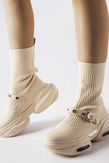 Cremefarbene Stiefeletten...
