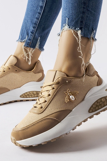 Braune und weiße Sneaker mit dekorativem Acciano-Faden