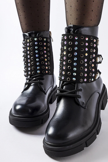 Schwarze Stiefeletten... 2