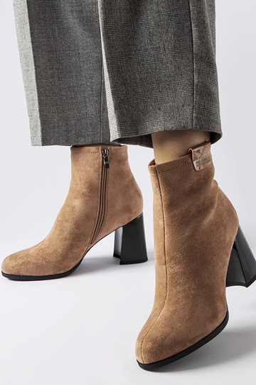 Sandfarbene elegante... 2