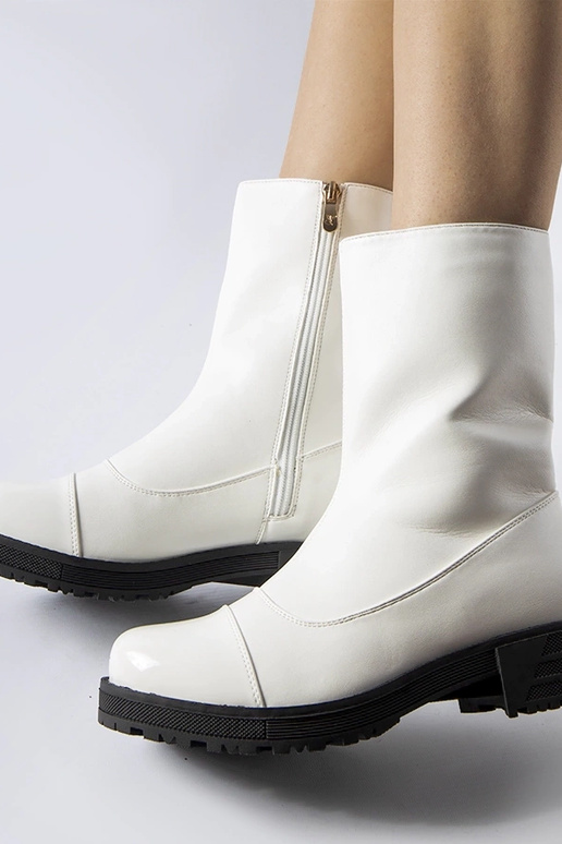 Weiße isolierte klassische...