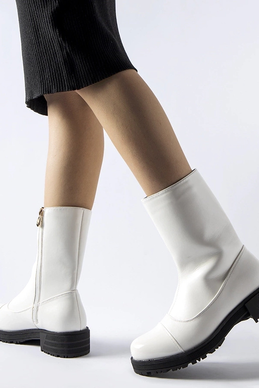 Weiße isolierte klassische...