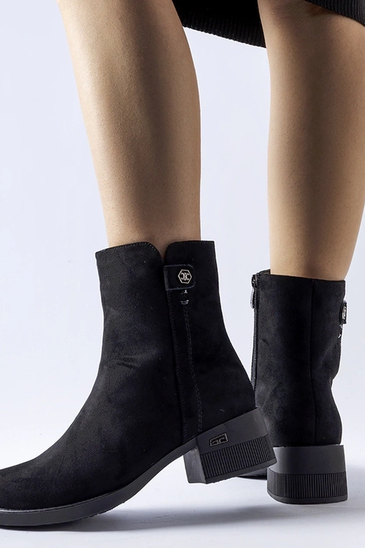 Faustin schwarze gefütterte...