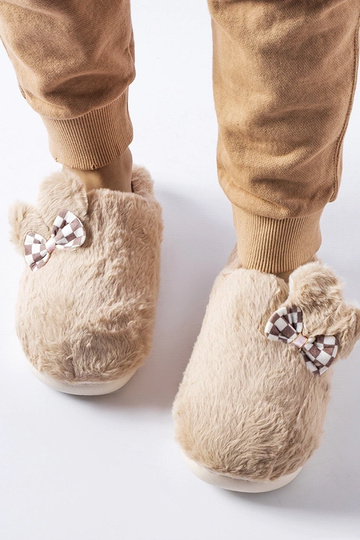 Beige isolierte Damen-Hausschuhe mit Ohren Buga 2