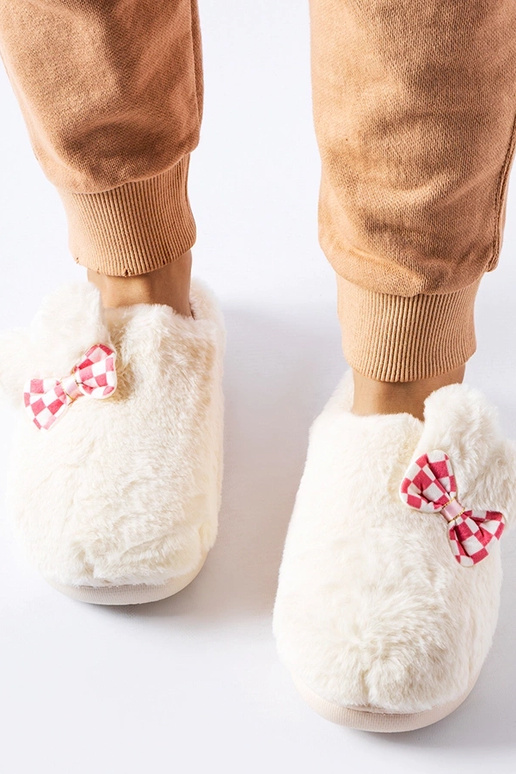 Weiße isolierte Damenhausschuhe mit...