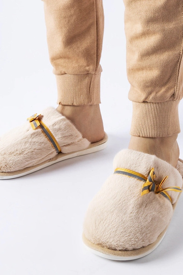 Beige warme Hausschuhe mit...