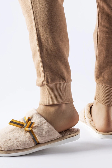 Beige warme Hausschuhe mit... 2