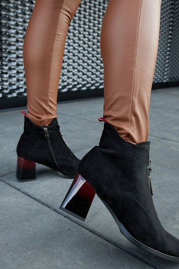 Schwarze Lackleder-Stiefeletten von Gianleone