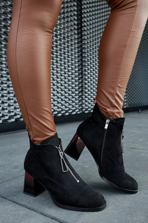 Schwarze Lackleder-Stiefeletten von...