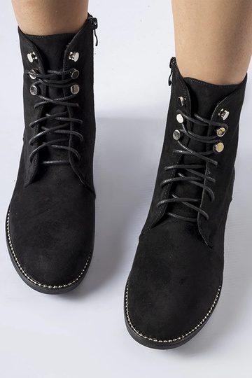 Schwarze isolierte Stiefel... 2