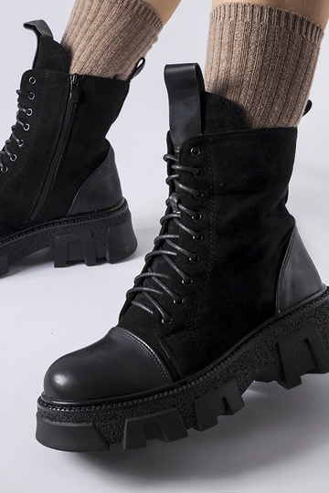 Schwarze isolierte Stiefel... 2