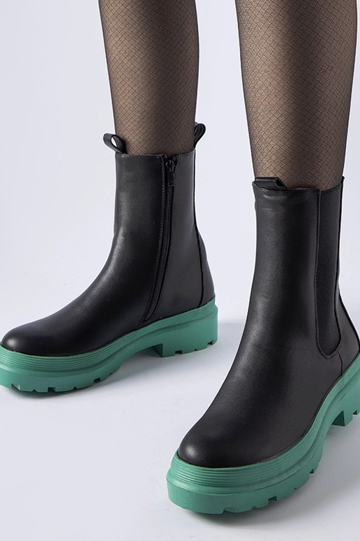 Schwarze Stiefeletten mit grüner...