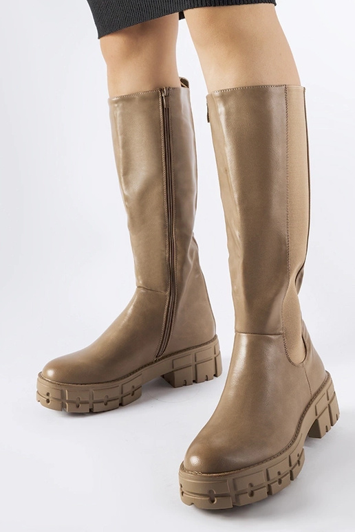 Braune isolierte flache Stiefel Ceredano