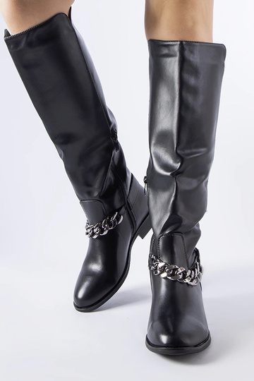 Schwarze isolierte Stiefel... 2