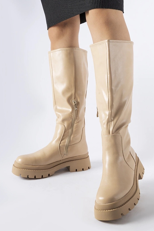 Beige flache klassische Stiefel... Beige flache klassische Stiefel...