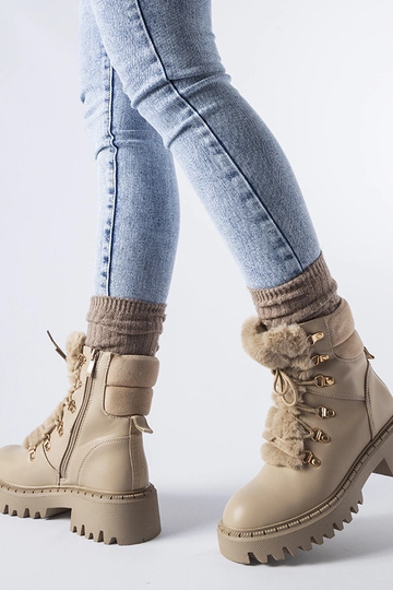 Beige Arbeiter mit dekorativem Fell Quarto 2